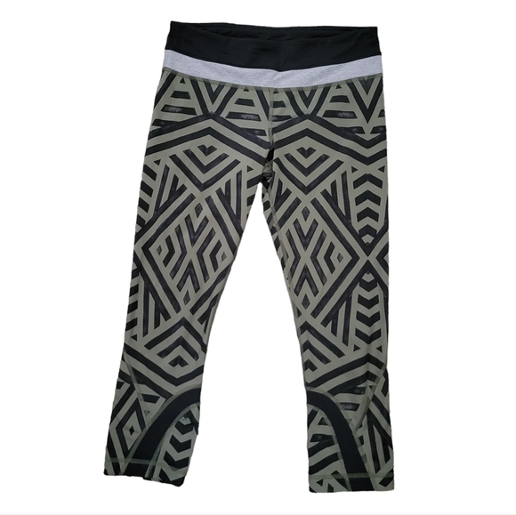 Lululemon Run Inspire Crop Leggings Full-On Luxtreme Chevron Shuffle Fatigue - Picture 1 of 7